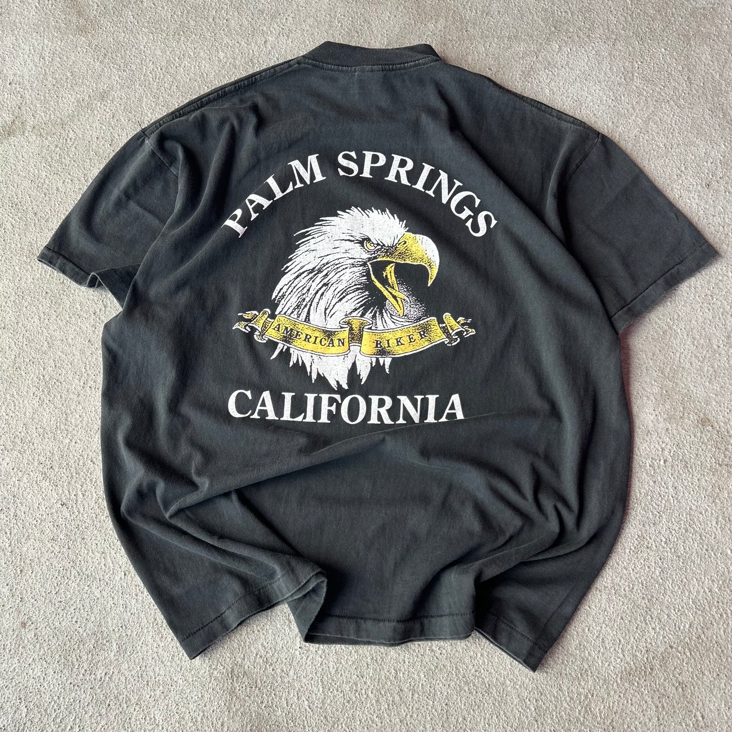 (XL) MODERN* 3d emblem roar of freedom tee