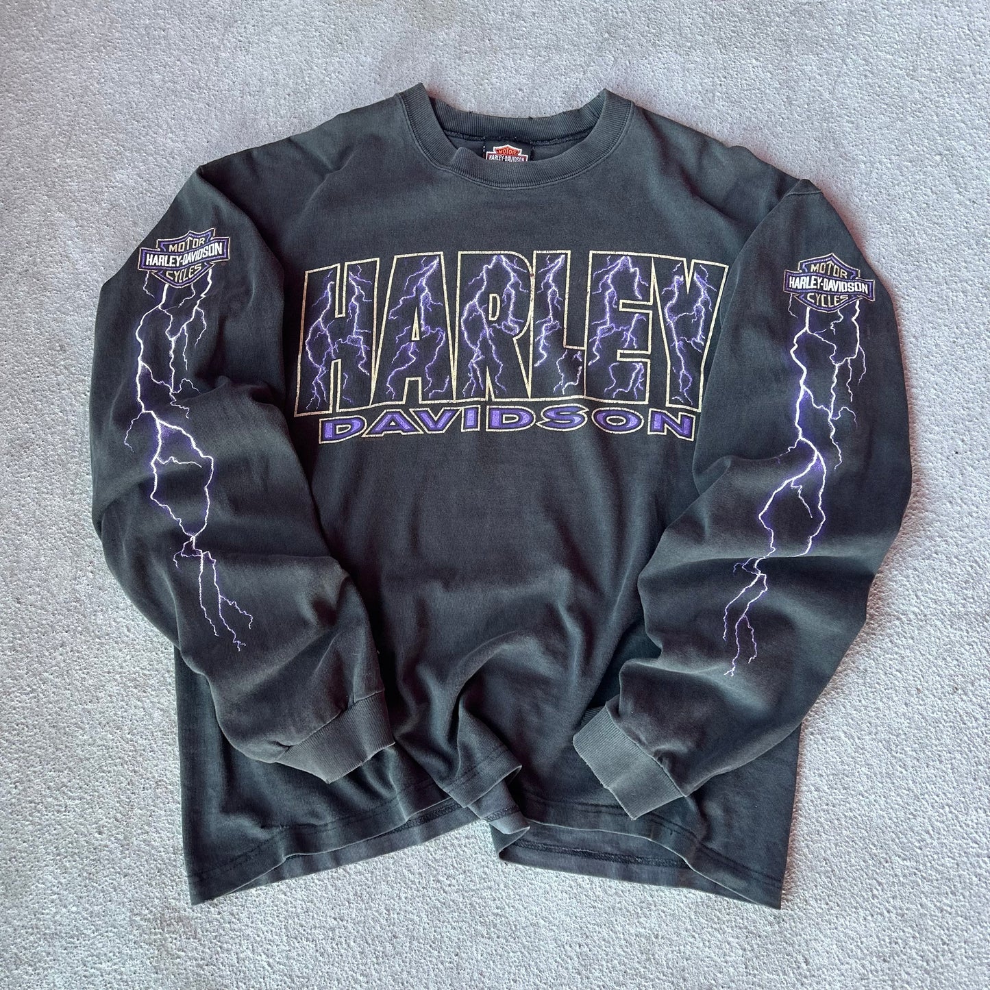 (L) Vintage 1995 Harley Davidson faded lightning longsleeve
