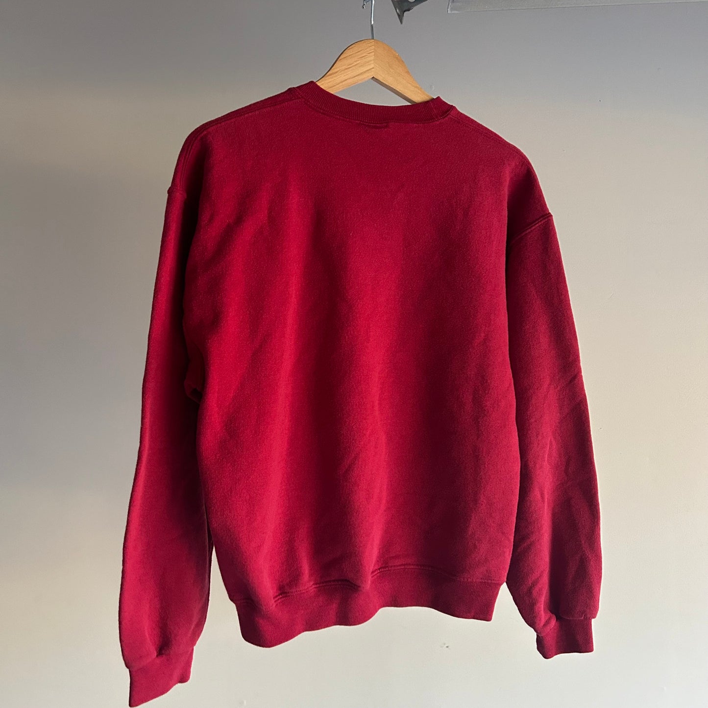 (Fits S) vintage black hills crewneck