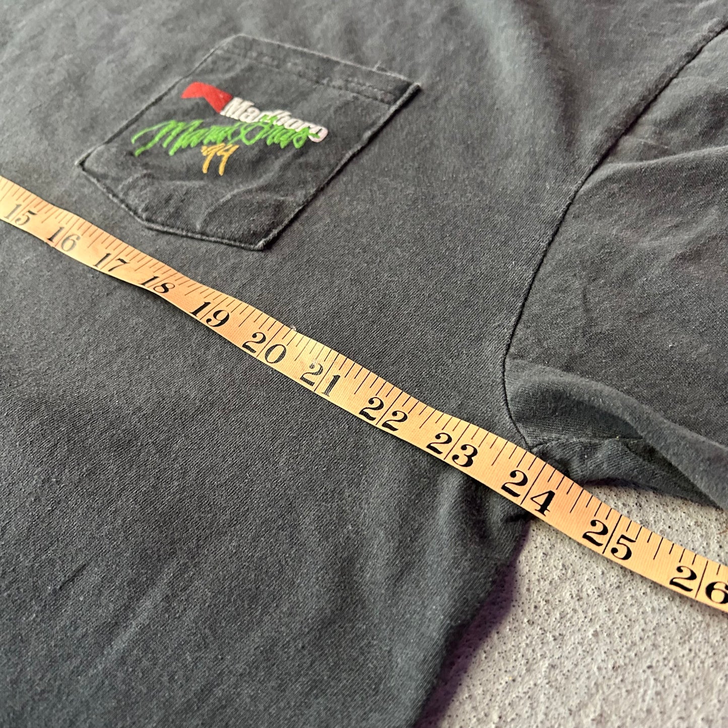 (XL) MODERN Marlboro Cowboy pocket tee