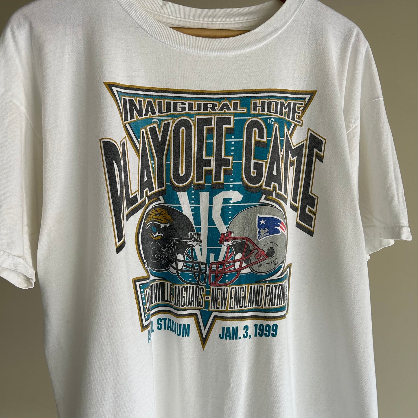 (L) Vintage 1999 Jacksonville Jaguars Inaugural Home Playoff Game tee shirt