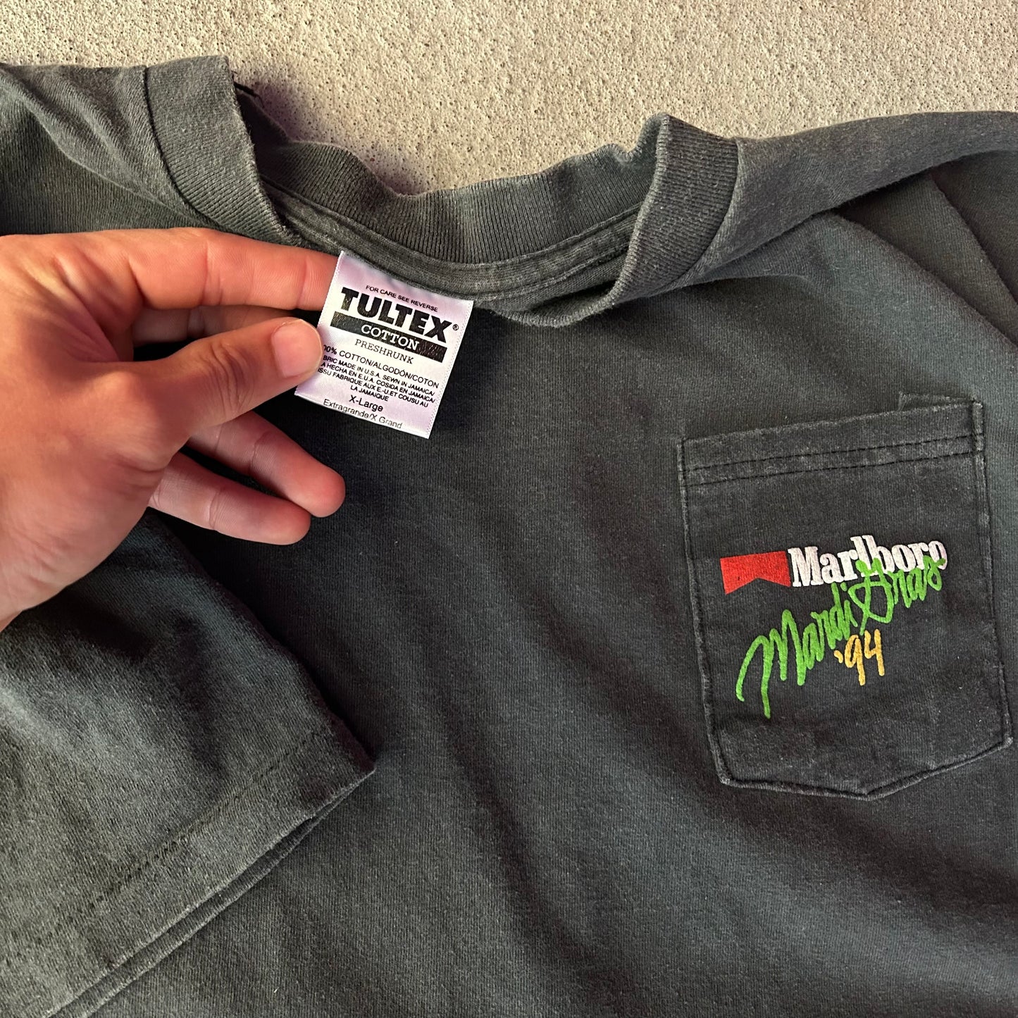 (XL) MODERN Marlboro Cowboy pocket tee