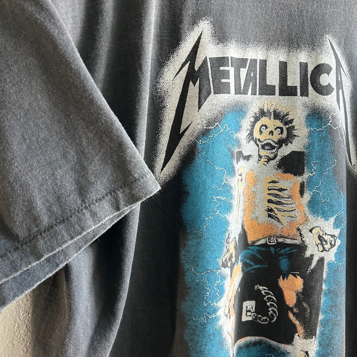 (XL) Metallica ride the lightning modern reprint