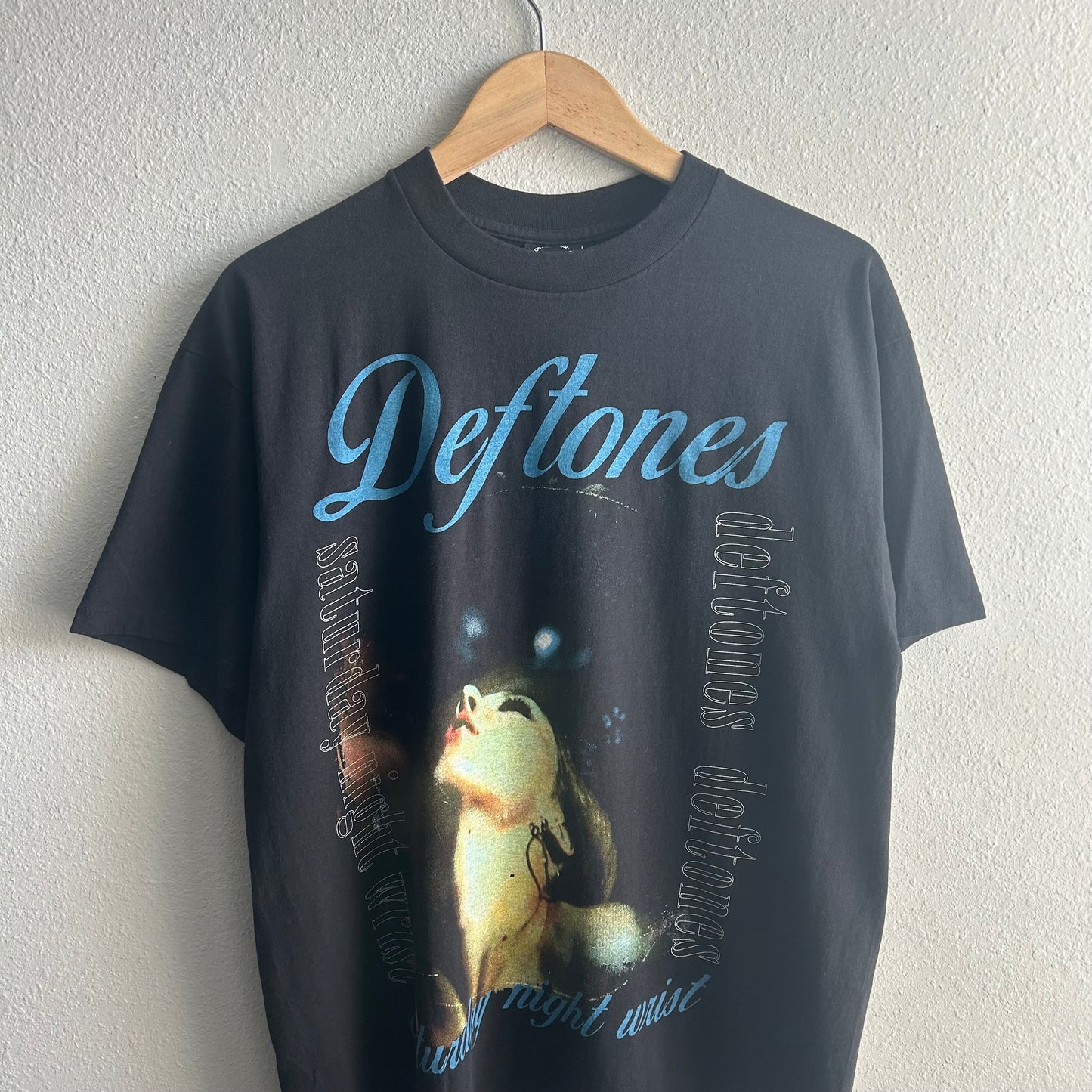 (XL) deftones reprint Saturday night vintage tee shirt