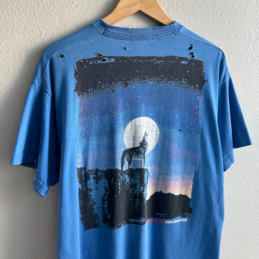 (XL) Vintage Distressed Marlboro wolf pocket tee shirt