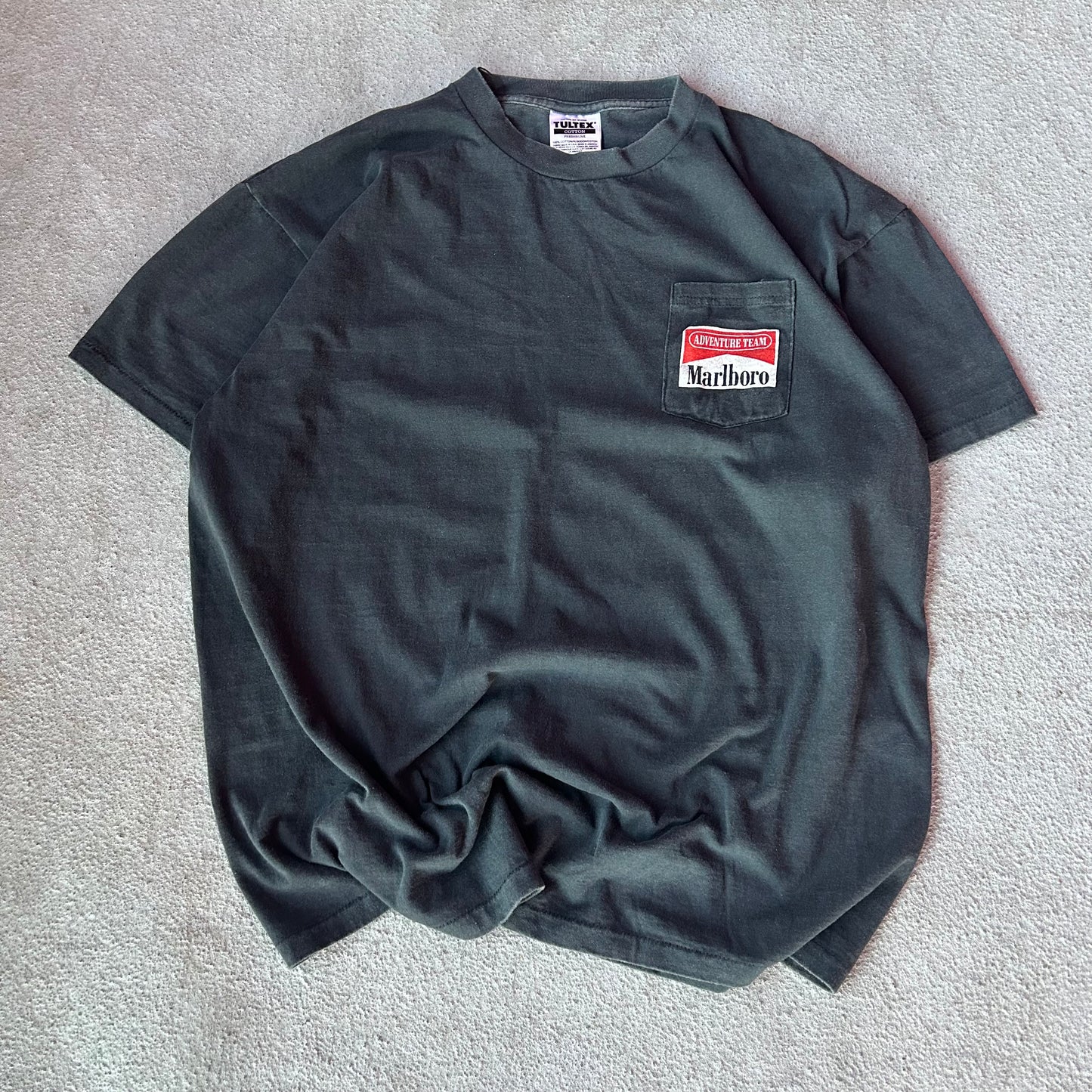 (XL) Marlboro reprint snake pass pocket tee