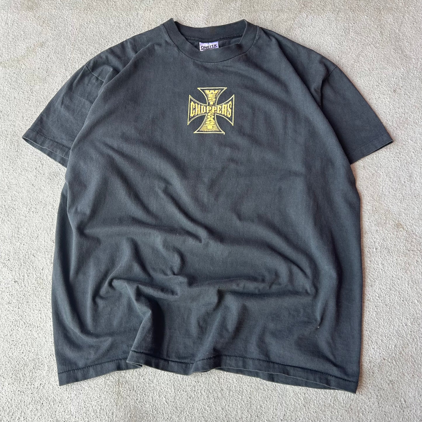 (XL) MODERN WCC center logo tee shirt black