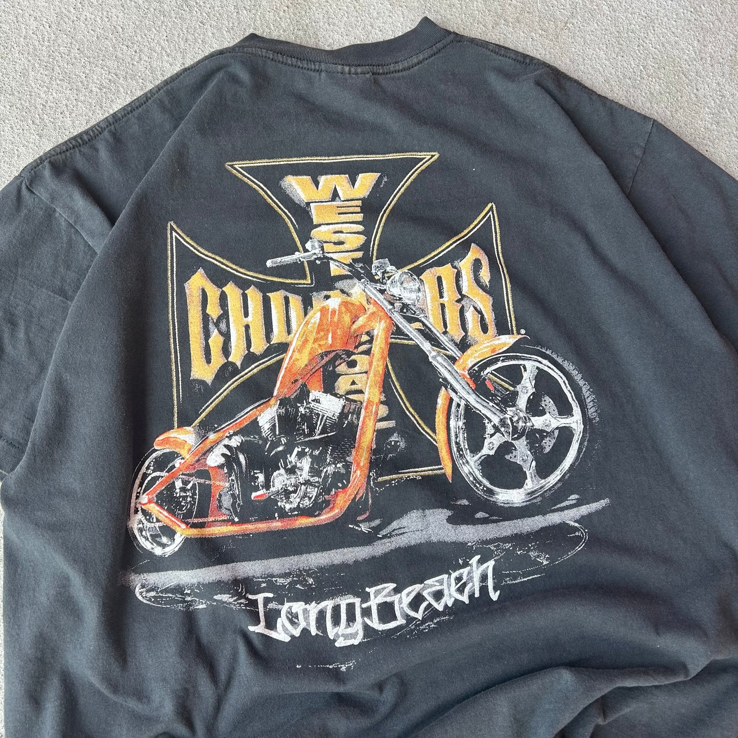 (XL) MODERN WCC center logo tee shirt black