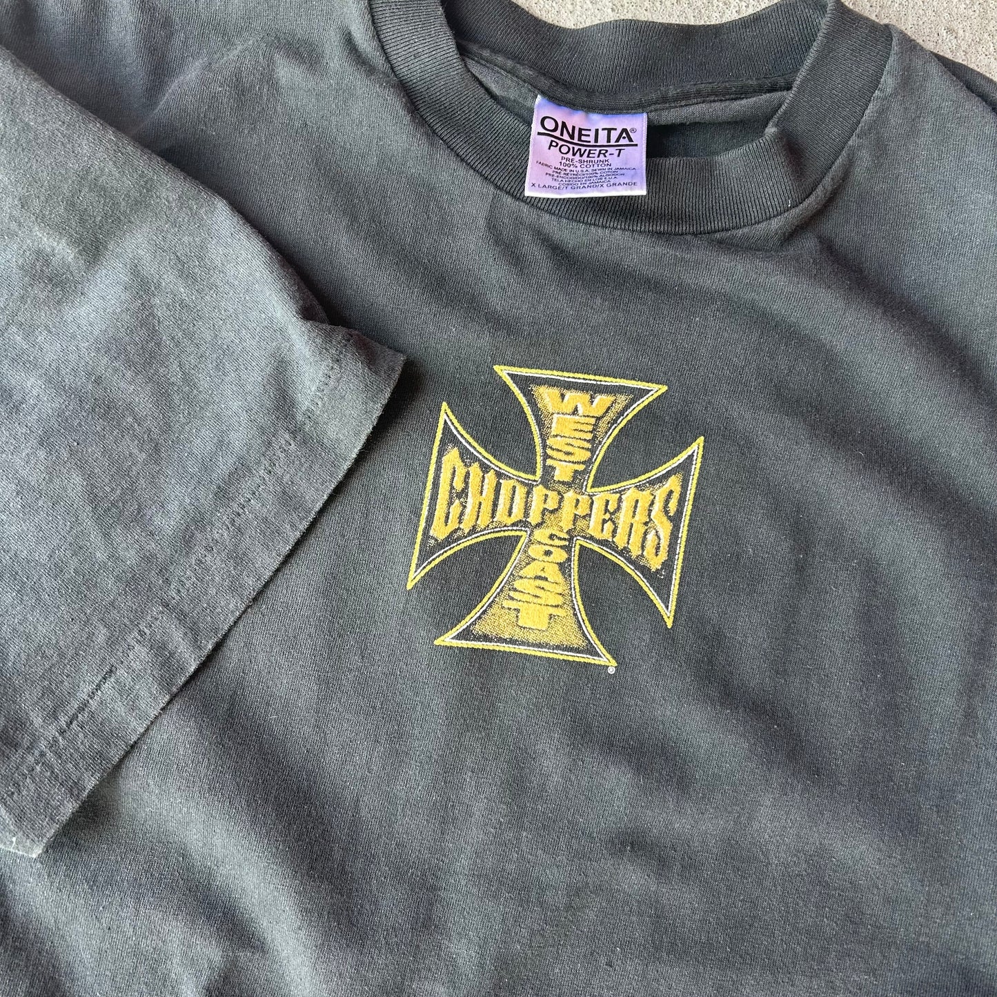 (XL) MODERN WCC center logo tee shirt black