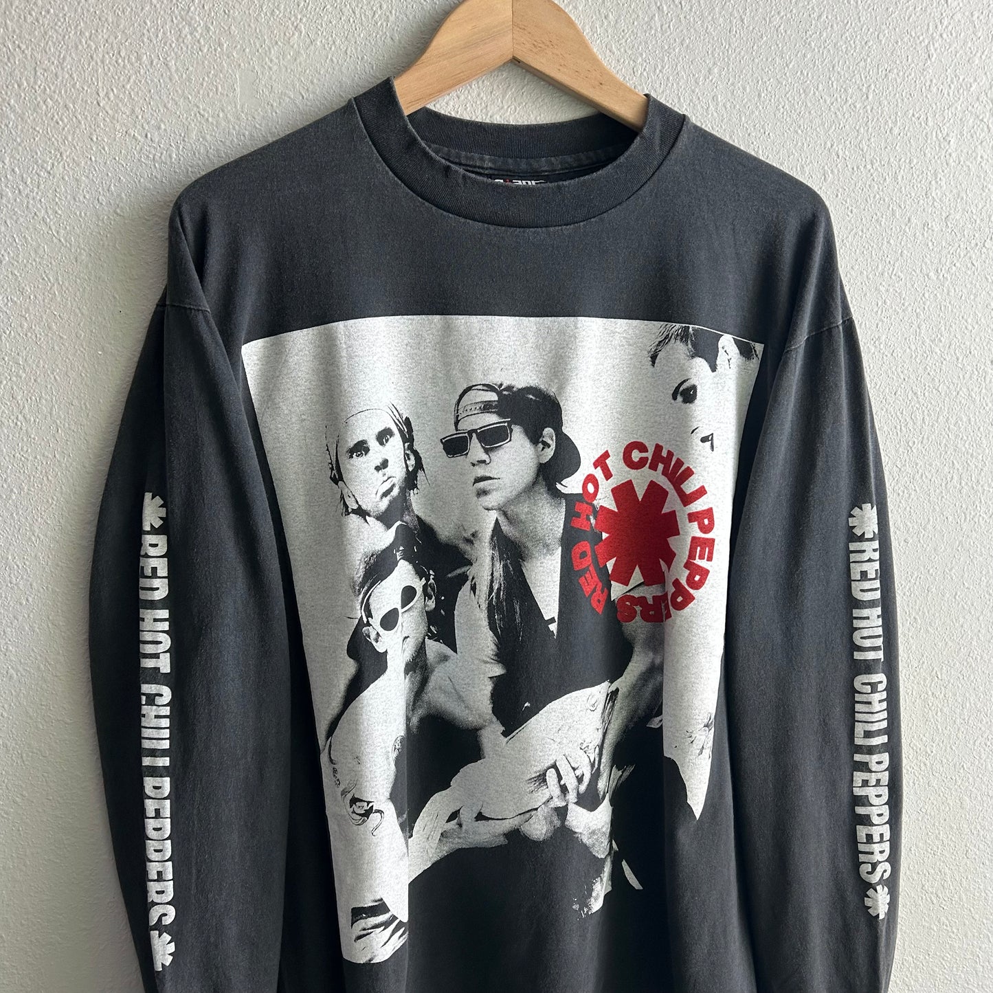 (XL) Red Hot Chili Peppers out in LA Longsleeve tee shirt