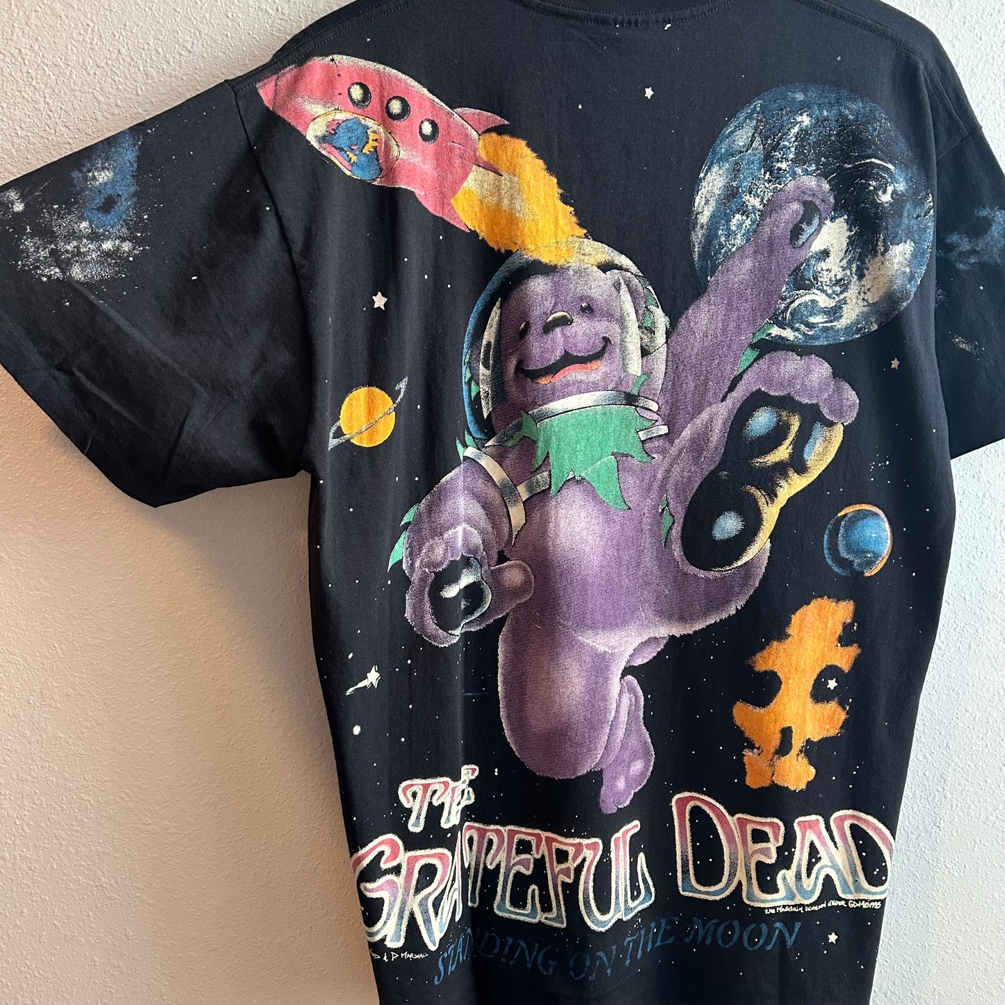 (XL) Grateful Dead standing on the moon AOP tee shirt