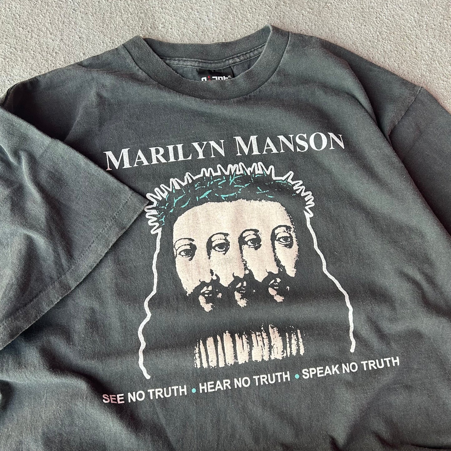 (XL) MODERN* Marilyn Manson believe tee shirt