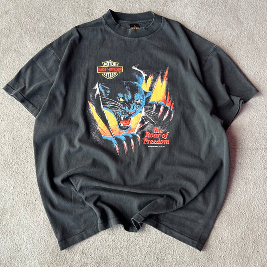 (XL) MODERN 3d emblem panther tee