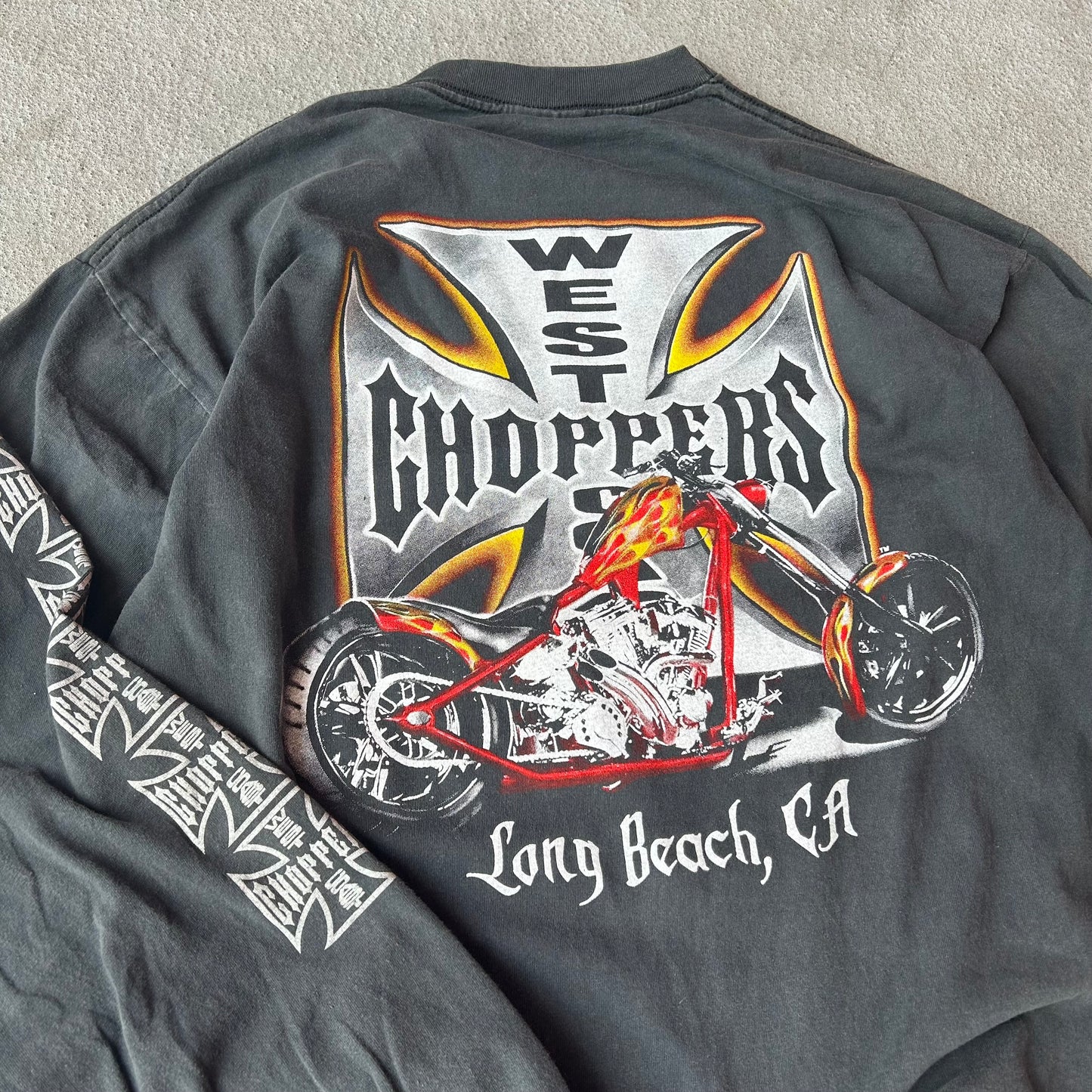 (XL) MODERN* WCC Long sleeve center logo tee shirt