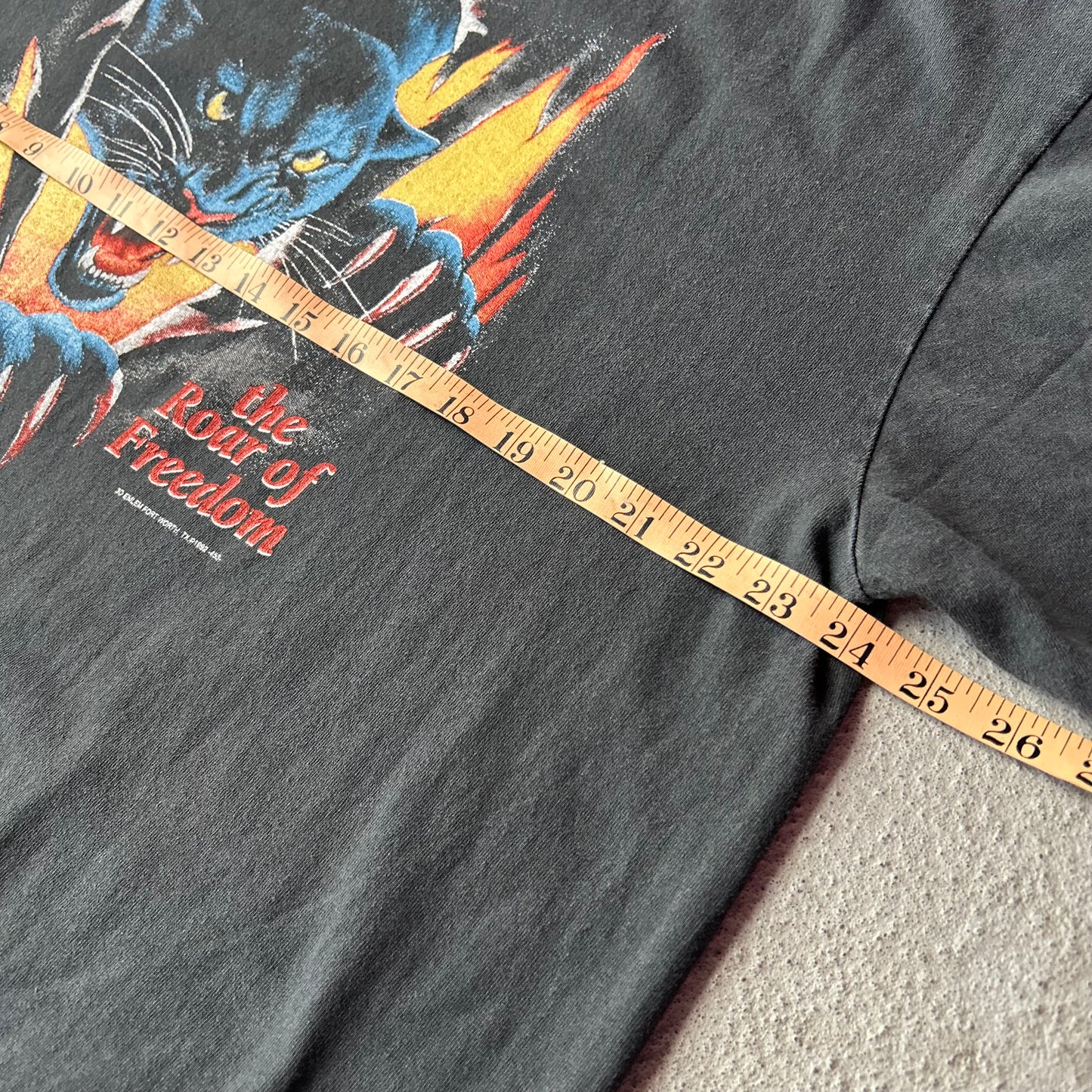 (XL) MODERN 3d emblem panther tee
